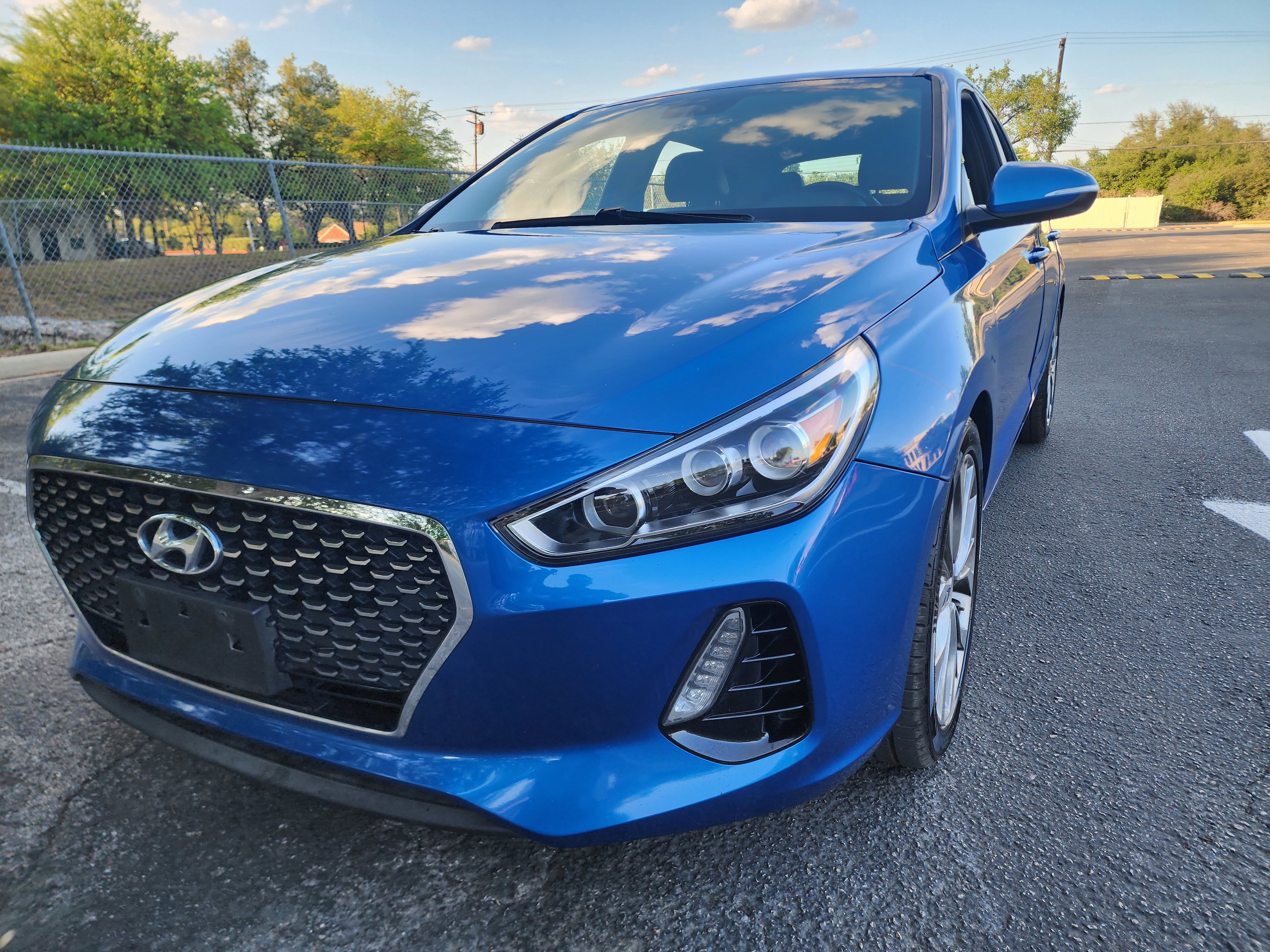 Used 2018 Hyundai Elantra GT Sport image 3