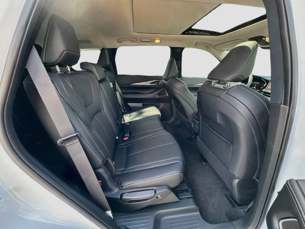 New 2027 INFINITI QX60 Luxe w/ Cargo Package FWD image 30