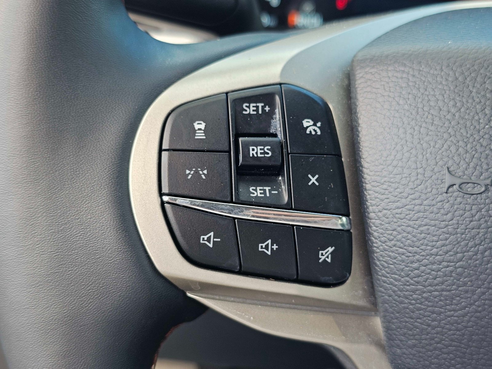 Used 2026 Ford Explorer Active w/ Active Comfort Package RWD image 18