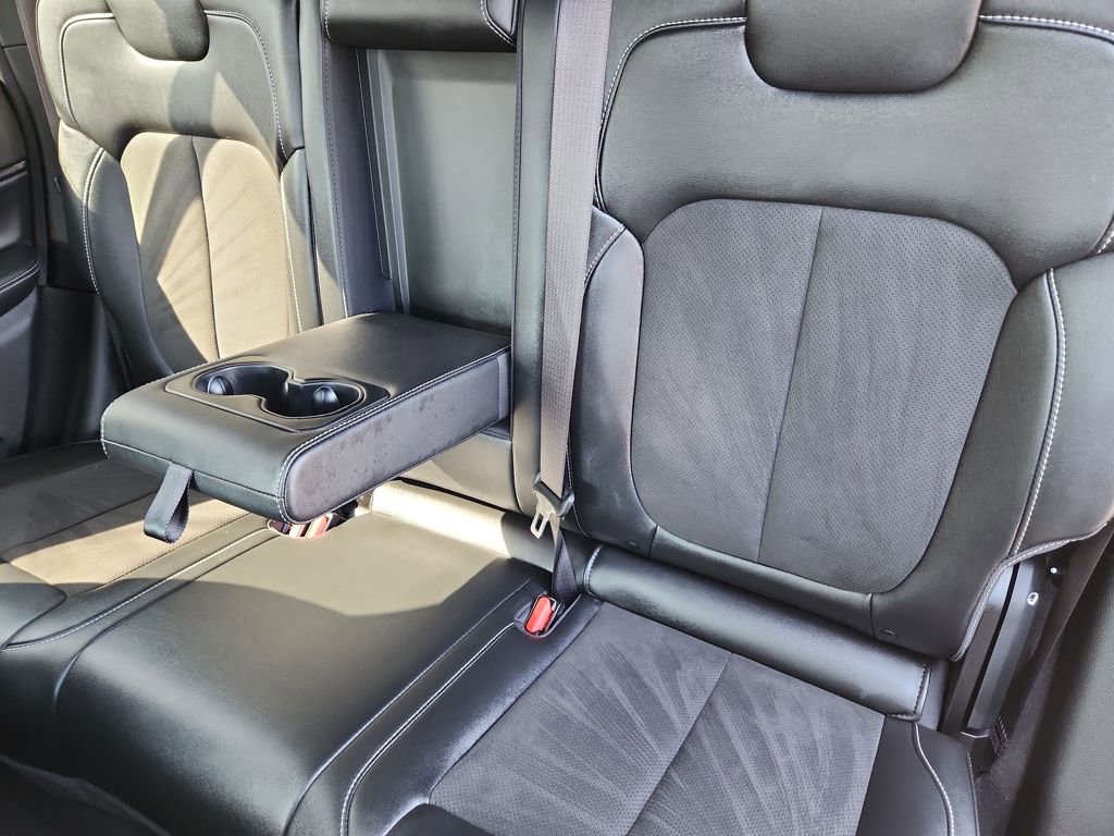 Used 2024 Jeep Grand Cherokee Altitude AWD/4WD image 25