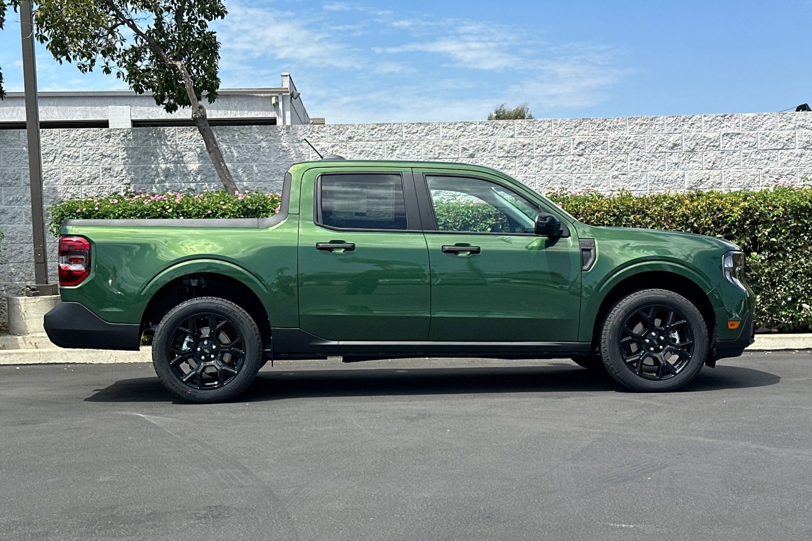 New 2025 Ford Maverick XLT w/ XLT Luxury Package image 3