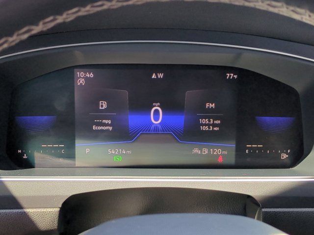 Used 2022 Volkswagen Tiguan SE w/ Panoramic Sunroof Package FWD image 19