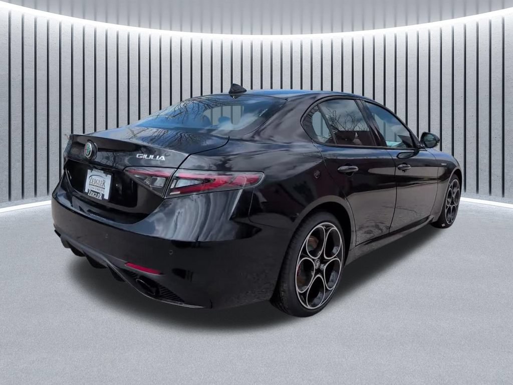 New 2026 Alfa Romeo Giulia AWD image 9