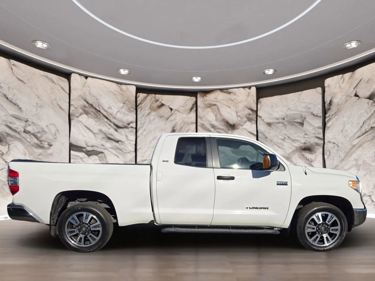Used 2017 Toyota Tundra SR5 image 4