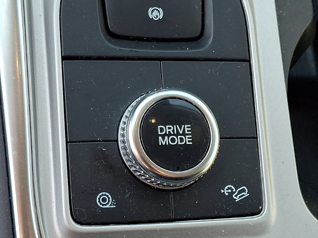 Used 2023 Ford Explorer XLT w/ Equipment Group 202A AWD/4WD image 24