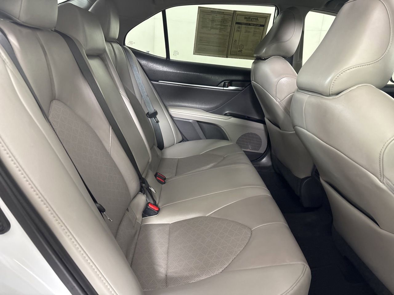 Used 2020 Toyota Camry XSE image 28