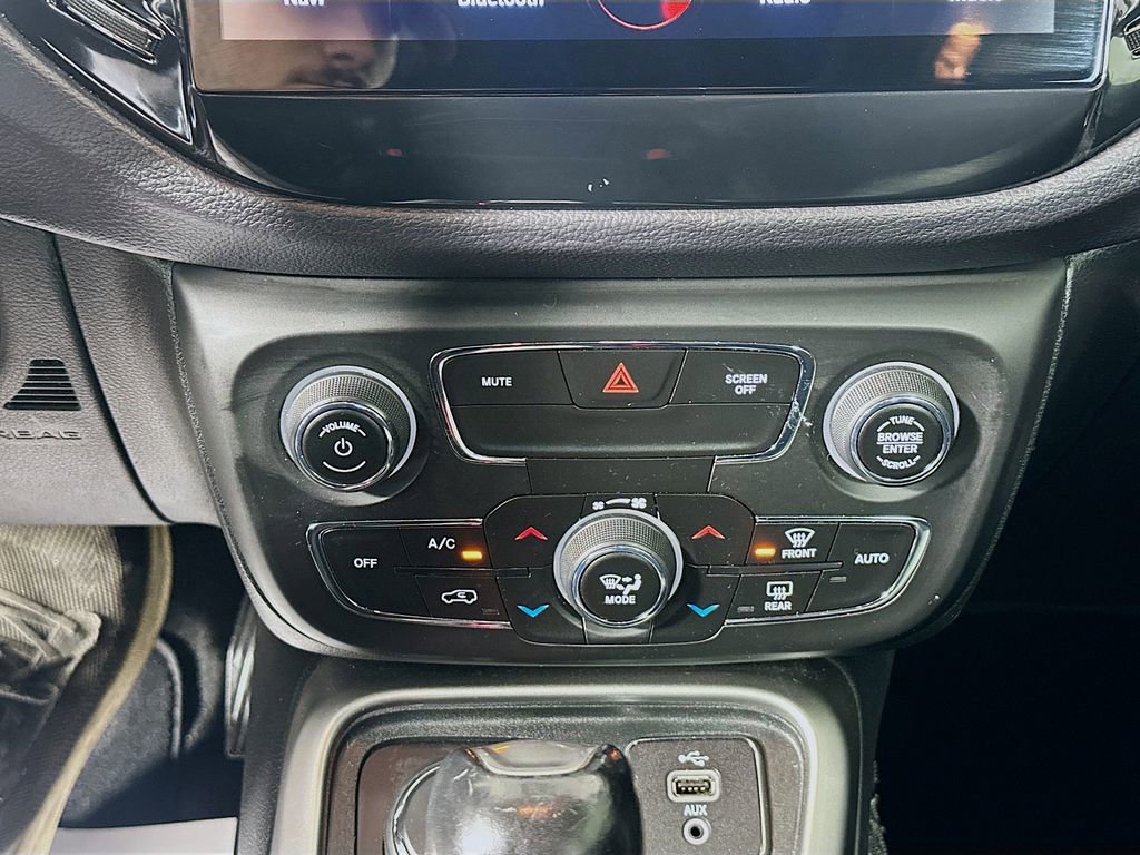 Used 2018 Jeep Compass Latitude w/ Popular Equipment Group image 15