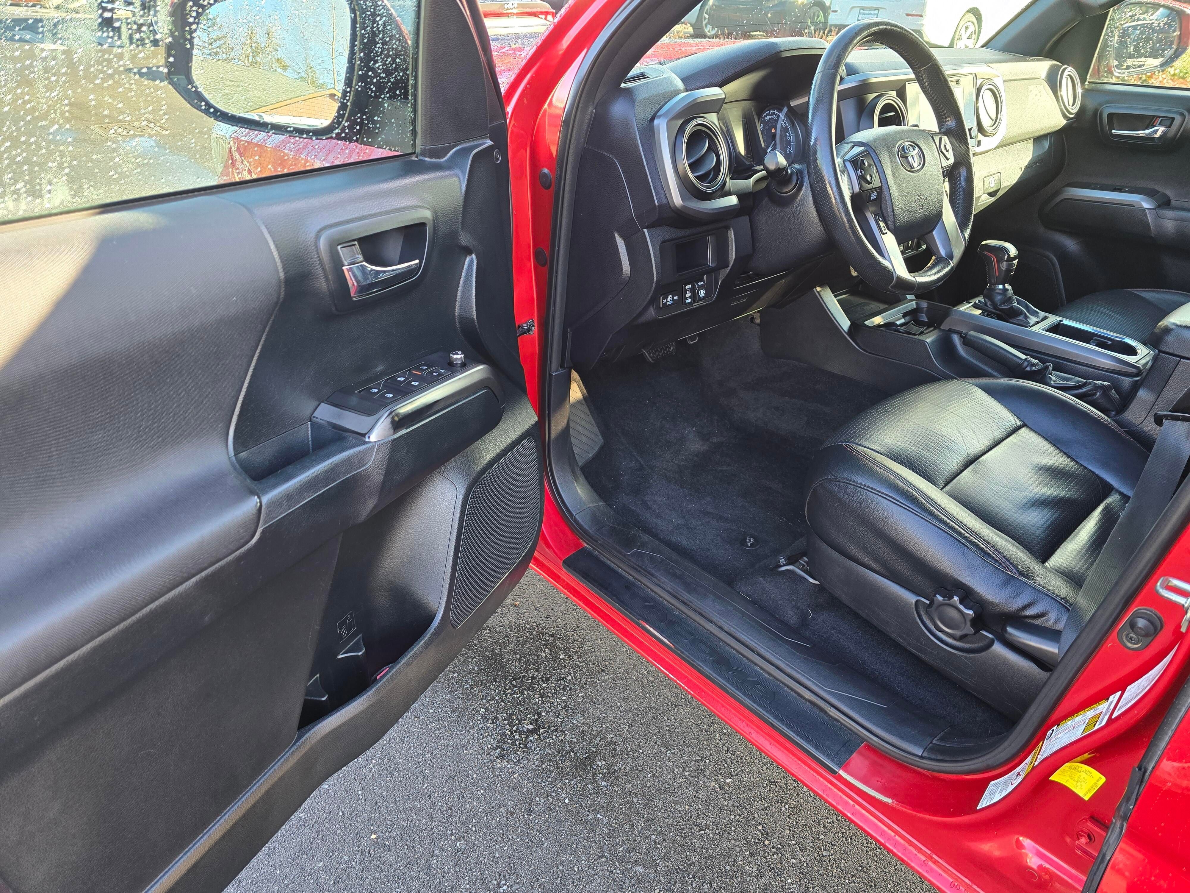 Used 2017 Toyota Tacoma TRD Pro image 26