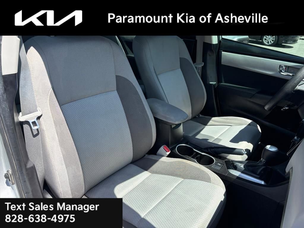 Used 2018 Toyota Corolla LE FWD image 18