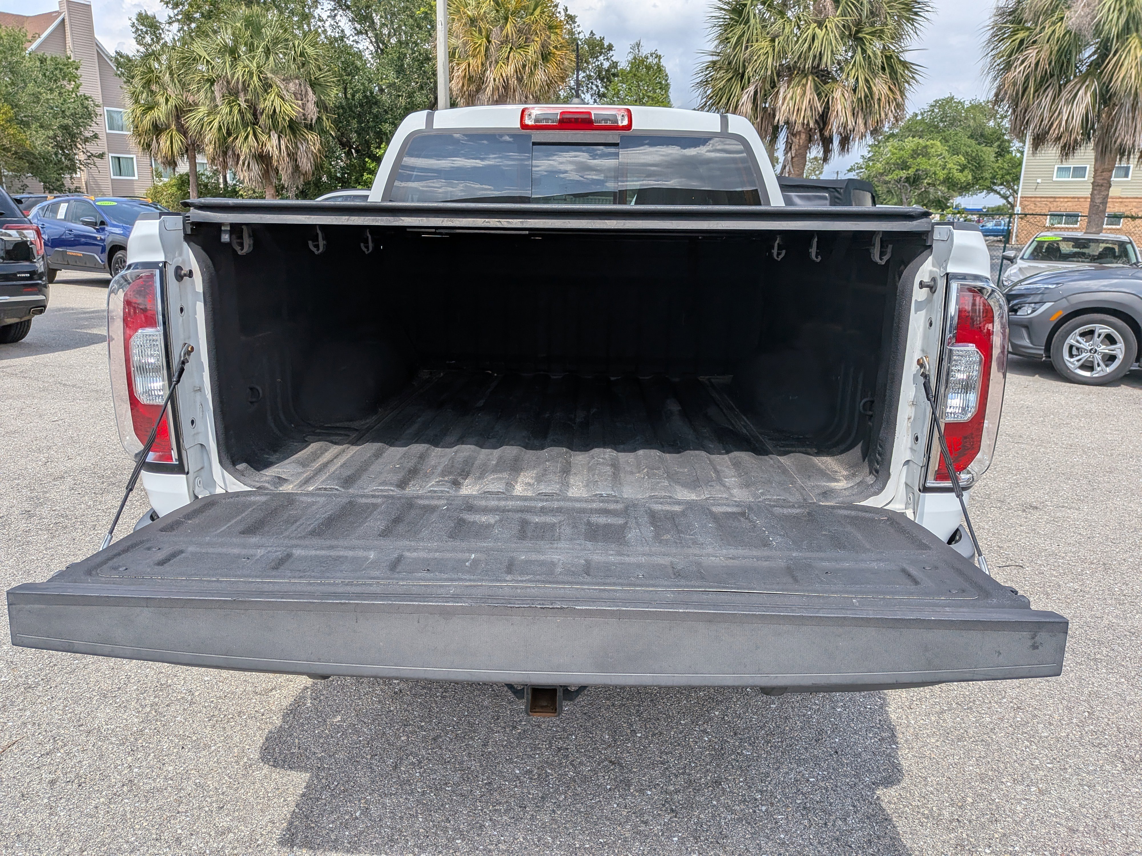 Used 2016 GMC Canyon SLT w/ Driver Alert Package image 13