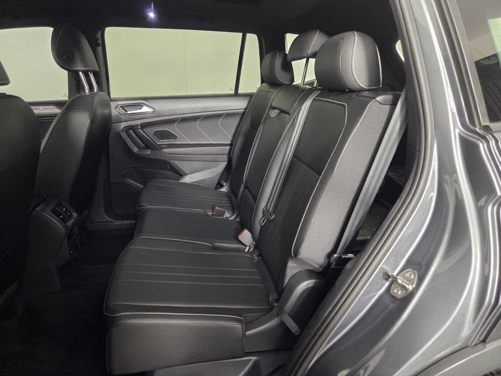 Used 2023 Volkswagen Tiguan SE R-Line FWD image 23