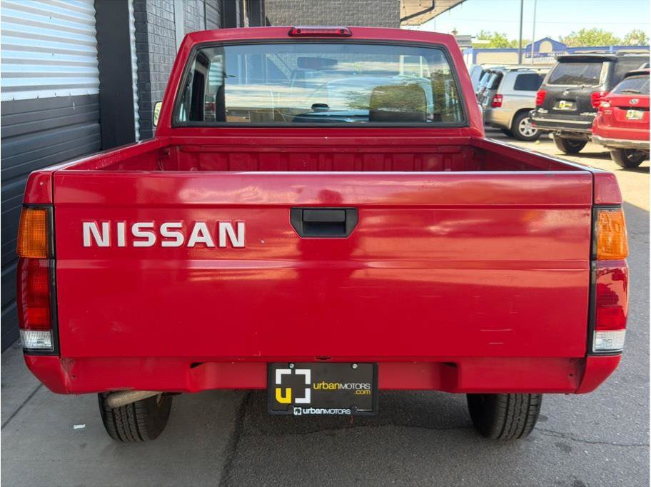 Used 1995 Nissan Pickup 2WD Regular Cab image 8