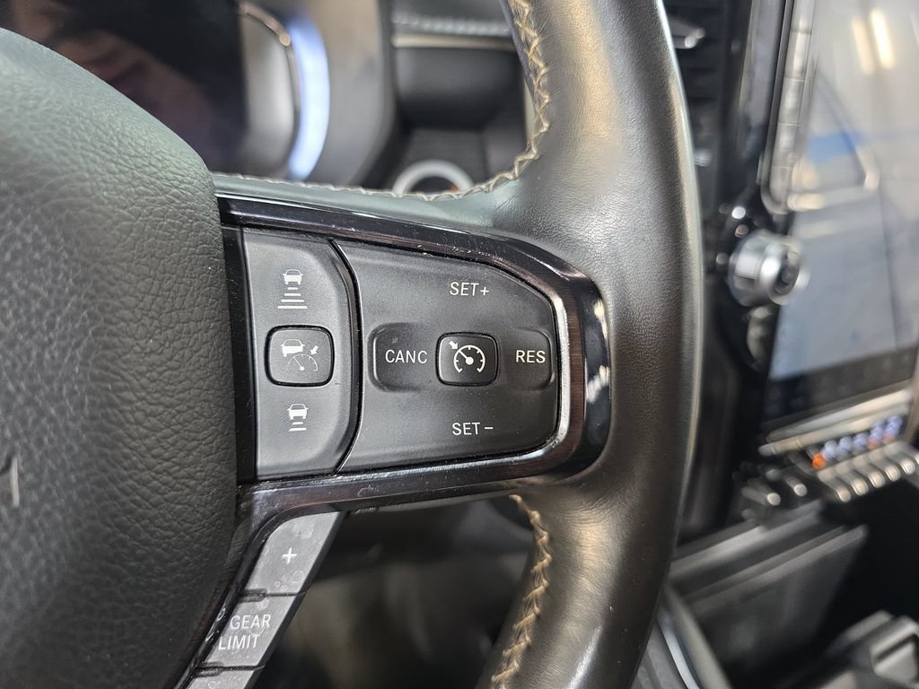 Used 2023 RAM 1500 Limited AWD/4WD image 17