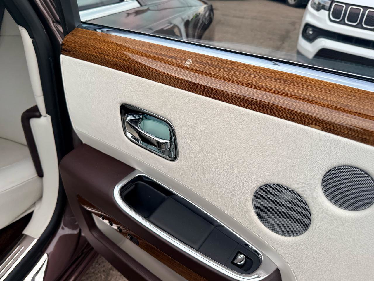Used 2012 Rolls-Royce Ghost RWD image 35