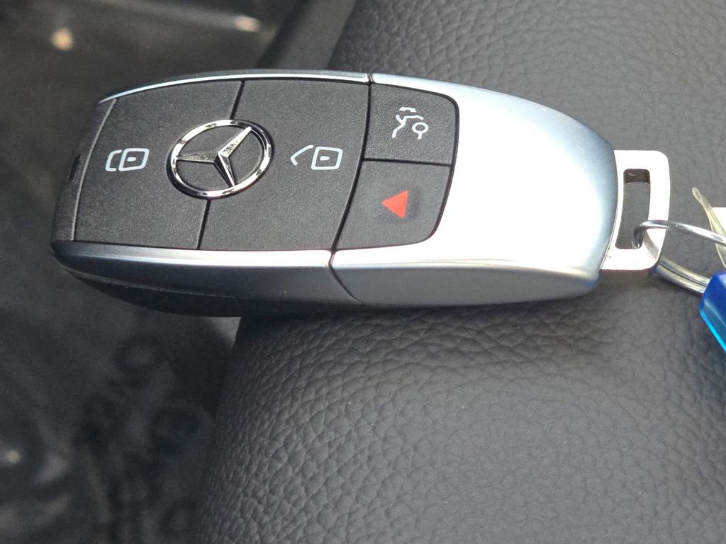 New 2026 Mercedes-Benz GLB 250 4MATIC image 37