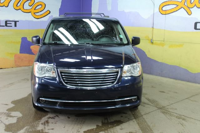 Used 2016 Chrysler Town & Country Touring w/ Driver Convenience Group image 7