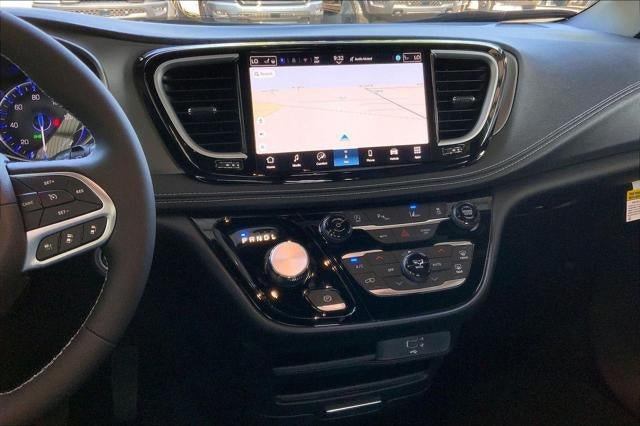 New 2027 Chrysler Pacifica Select w/ Family Tech Group AWD/4WD image 35