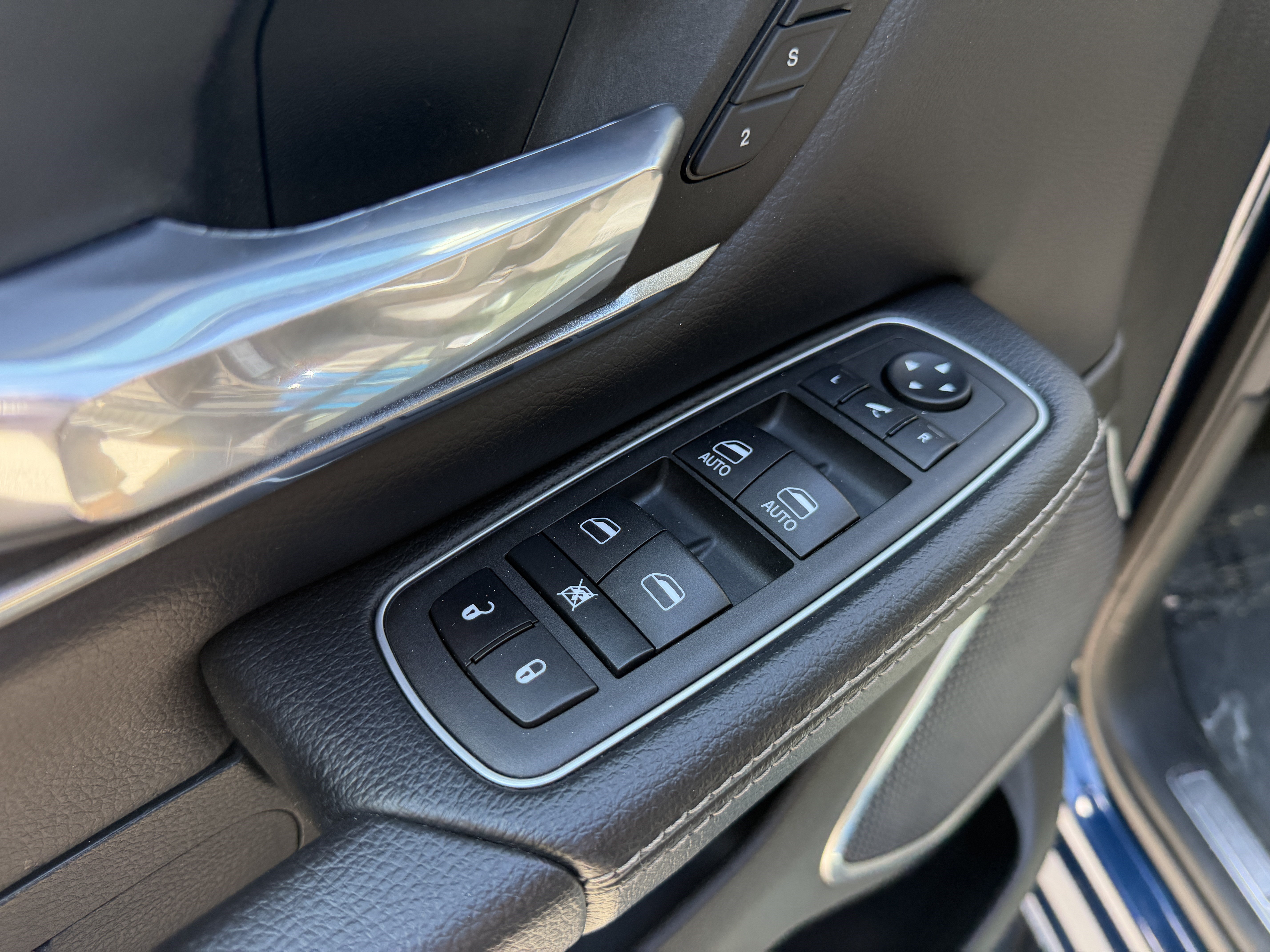 Used 2022 RAM 1500 Laramie AWD/4WD image 14