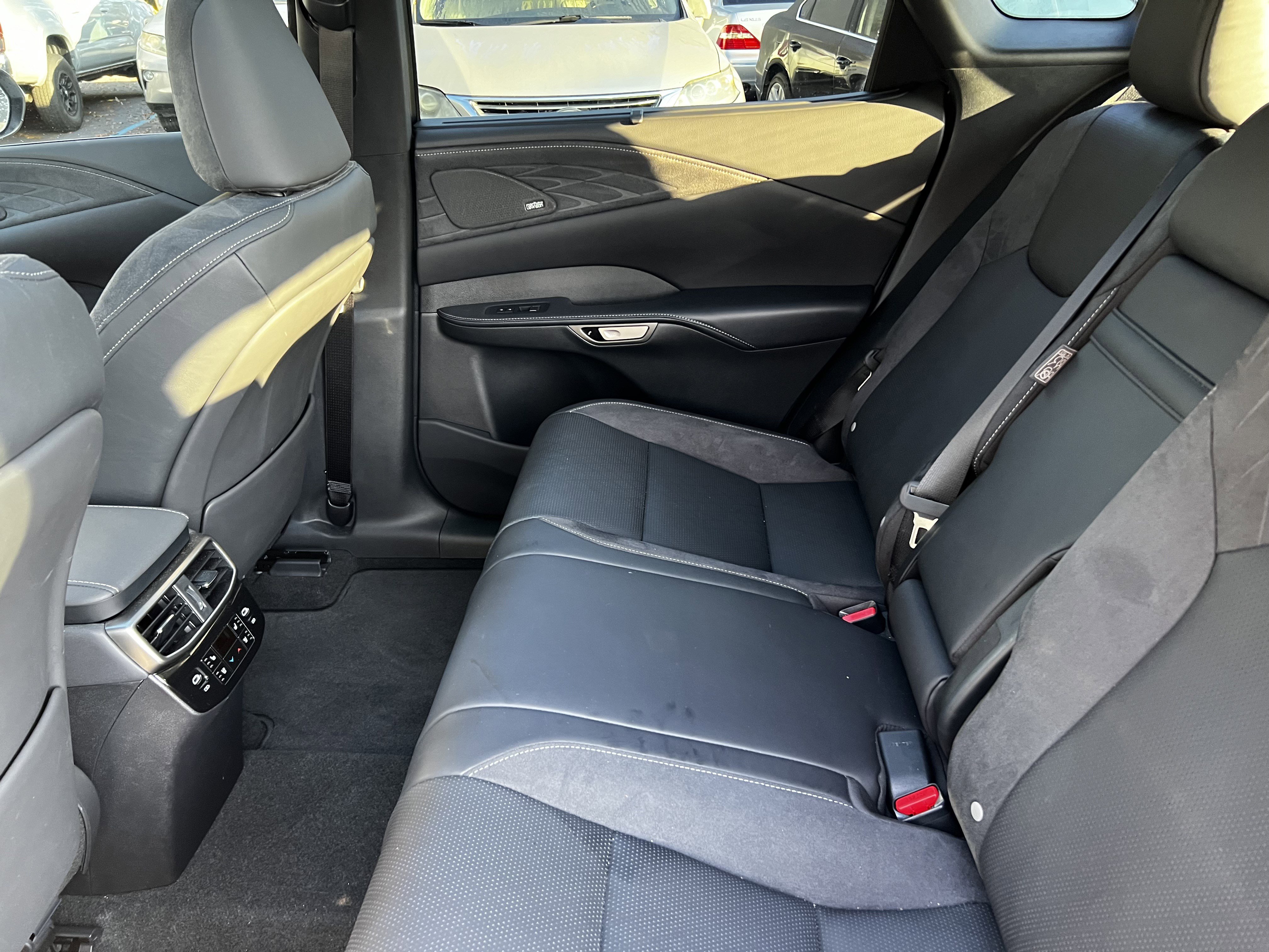 Used 2024 Lexus RX 350 FWD image 38