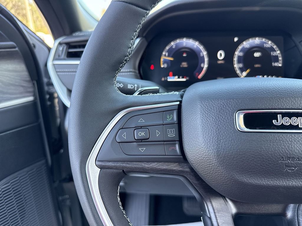 New 2025 Jeep Grand Cherokee L Limited w/ Trailer Tow Package image 15