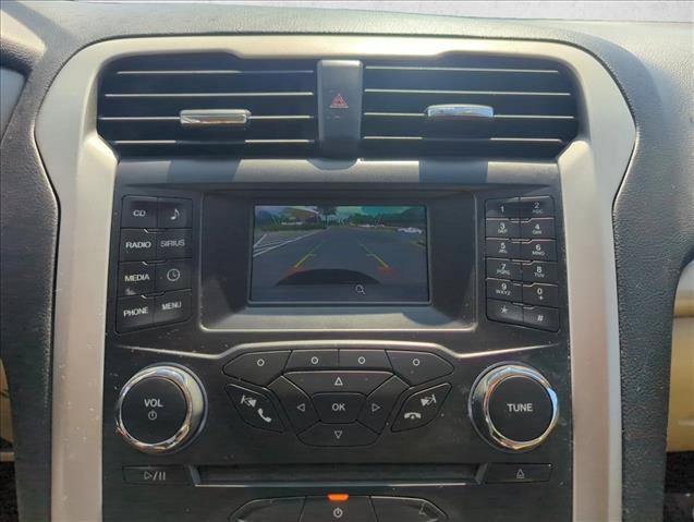 Used 2015 Ford Fusion SE FWD image 17