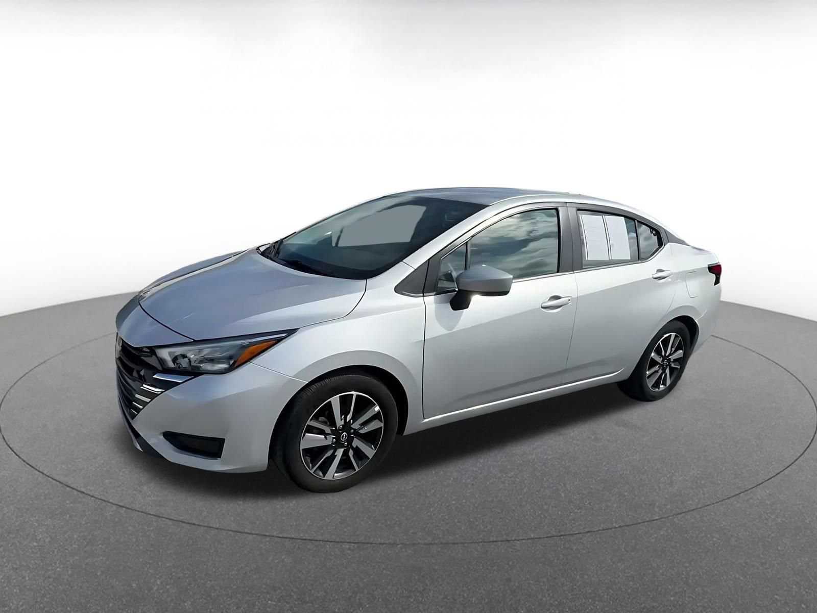 Used 2025 Nissan Versa SV FWD image 7