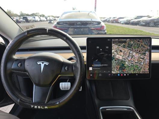 Used 2021 Tesla Model 3 Performance image 10