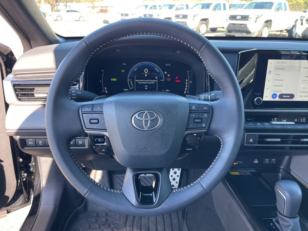 Used 2025 Toyota Camry SE image 16