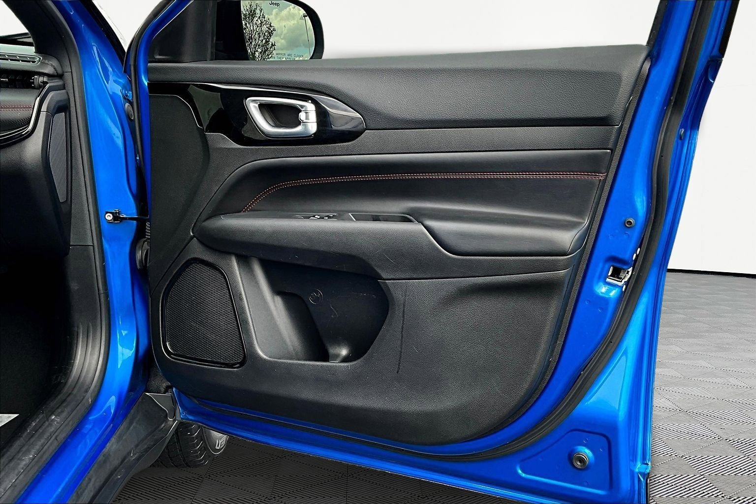 Used 2023 Jeep Compass Trailhawk w/ Trailhawk Convenience Group image 28