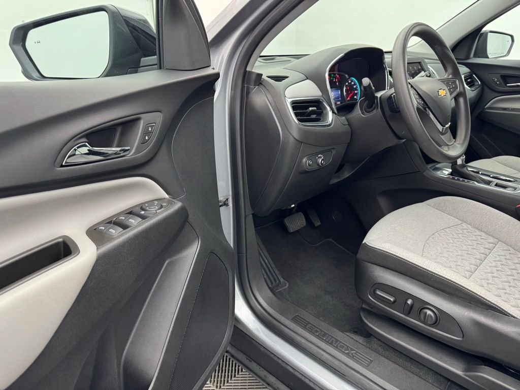 Used 2023 Chevrolet Equinox LS w/ LS Convenience Package image 13