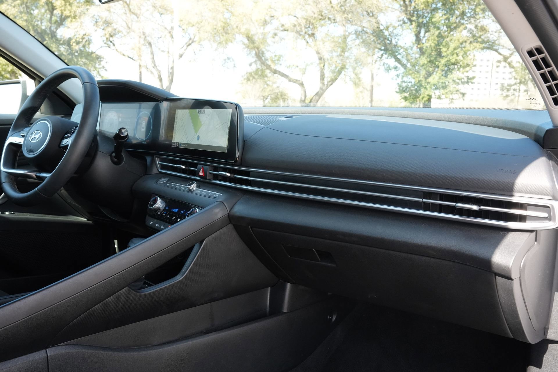 Used 2025 Hyundai Elantra SEL image 24