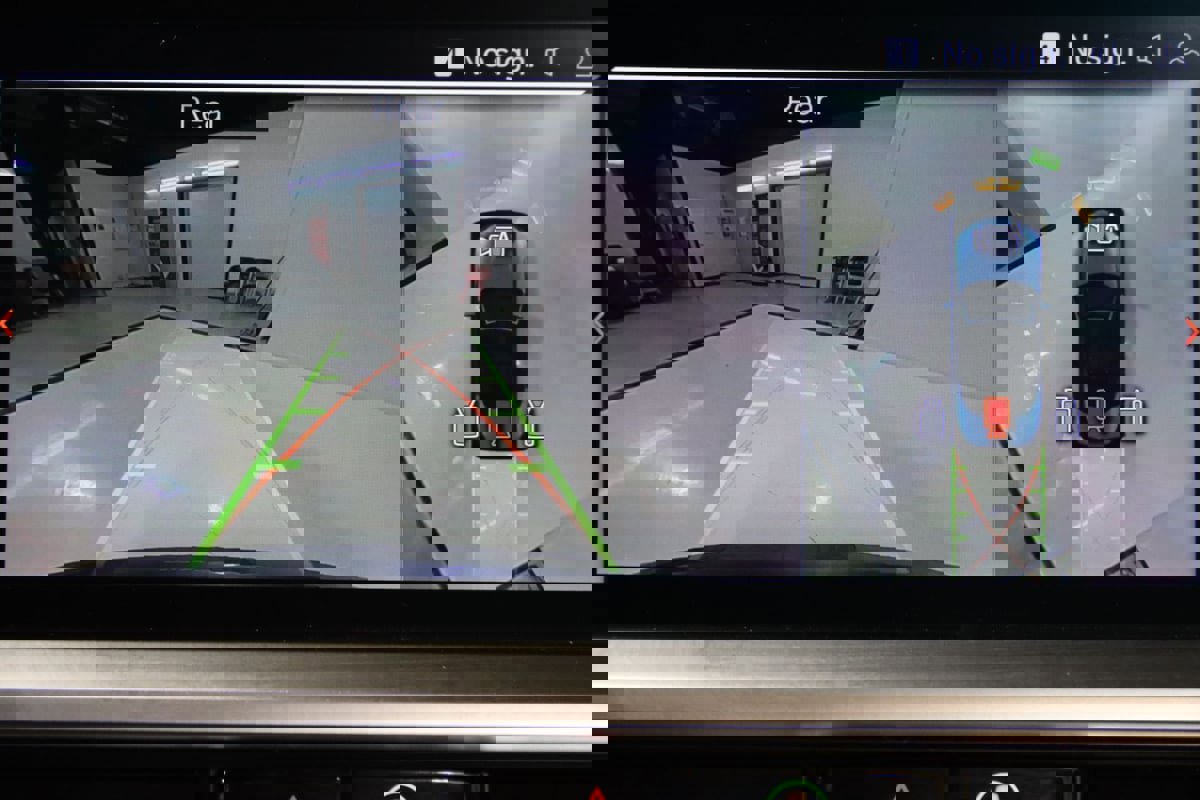 Used 2021 BMW 430i Convertible w/ Premium Package image 19