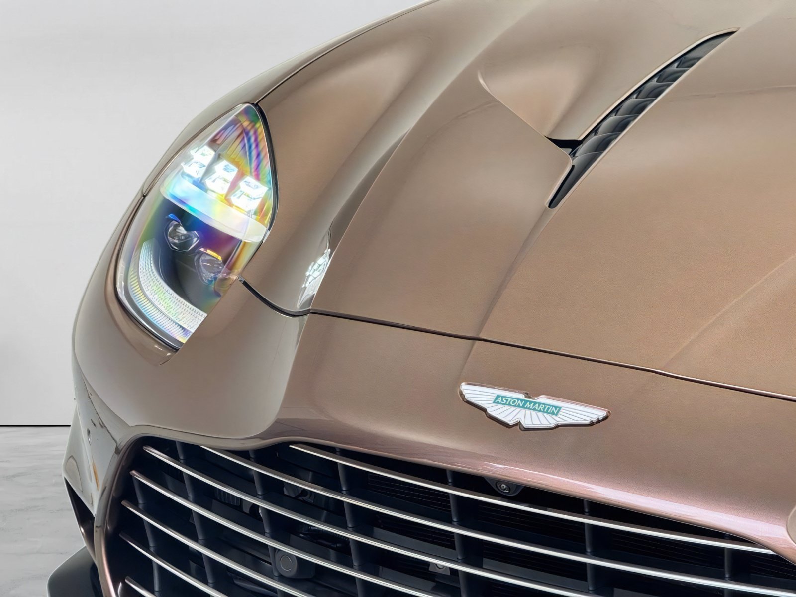 New 2026 Aston Martin Vanquish Convertible RWD image 43
