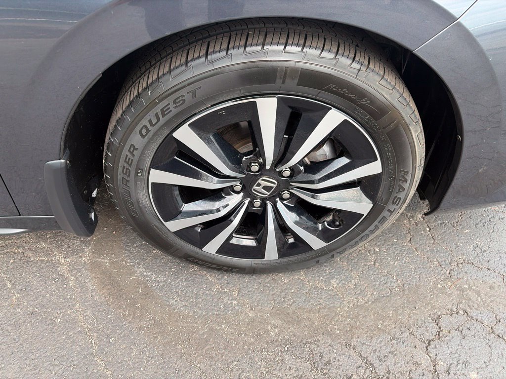 Used 2024 Honda Civic EX-L image 9