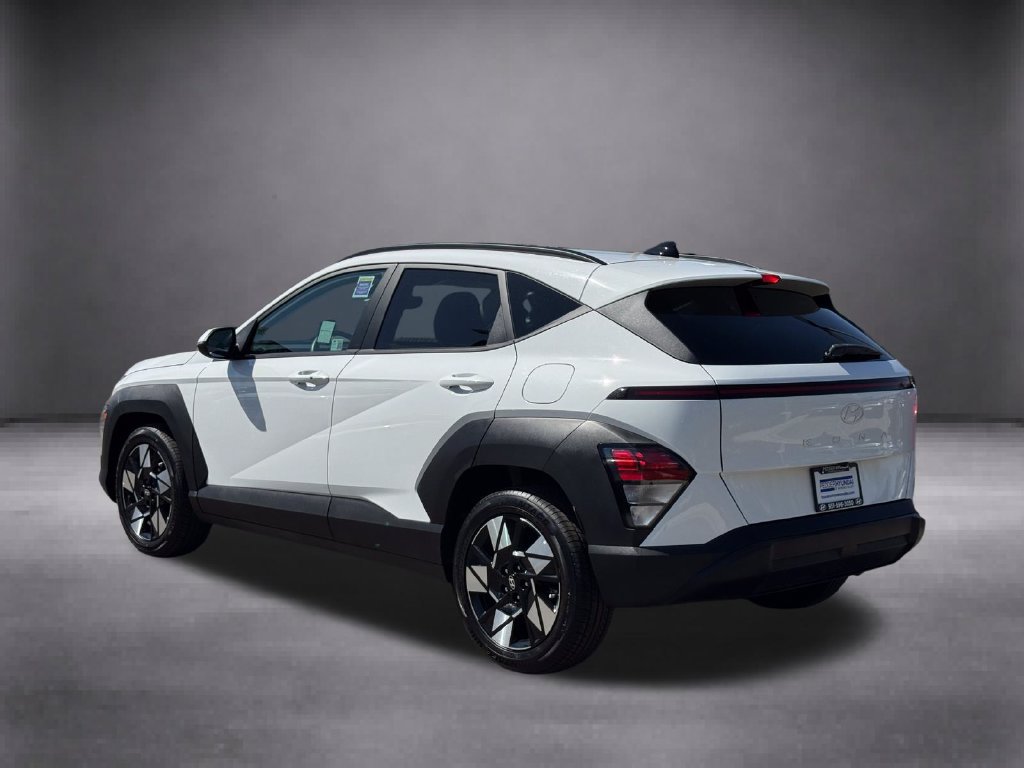 Certified 2025 Hyundai Kona SEL FWD image 6