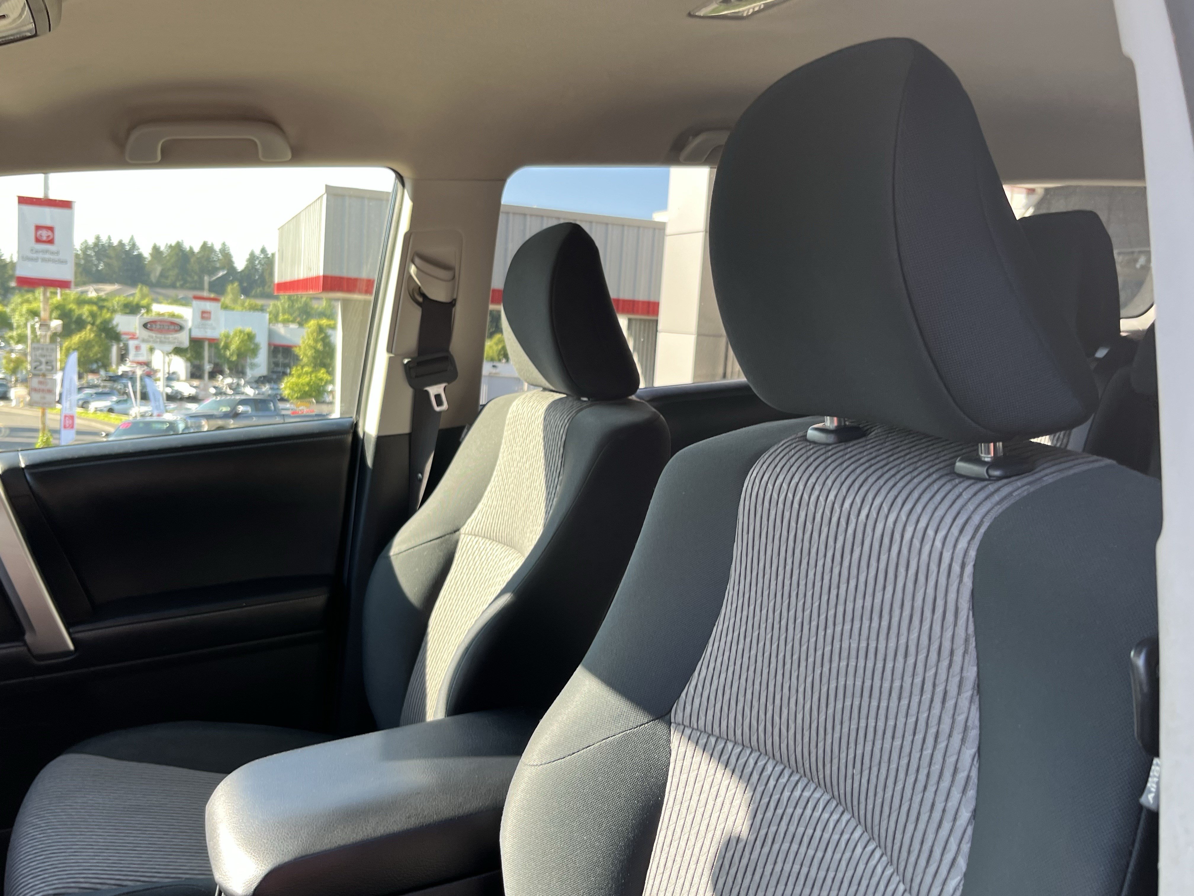 Certified 2019 Toyota 4Runner SR5 AWD/4WD image 19