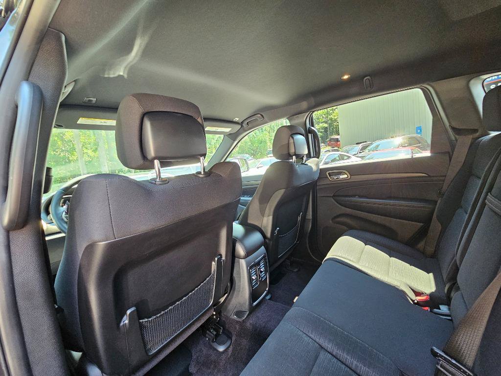 Used 2017 Jeep Grand Cherokee Laredo w/ Quick Order Package 2BE RWD image 26