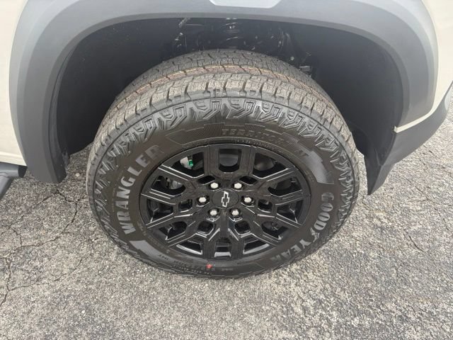 New 2026 Chevrolet Colorado Trail Boss AWD/4WD image 2