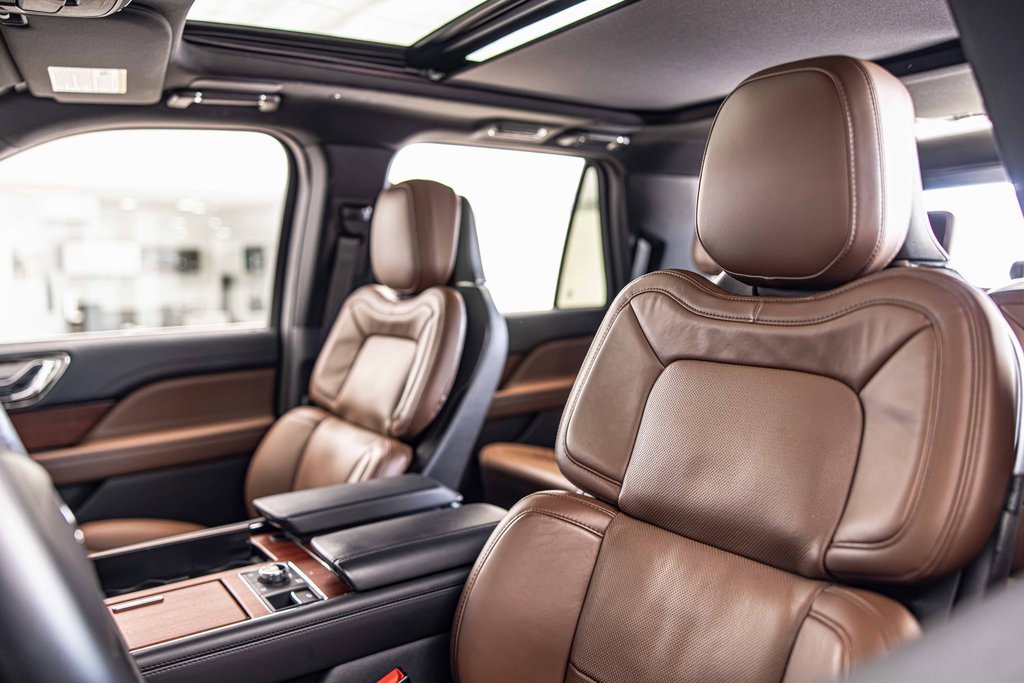 Used 2024 Lincoln Navigator Reserve w/ Equipment Group 201A image 18