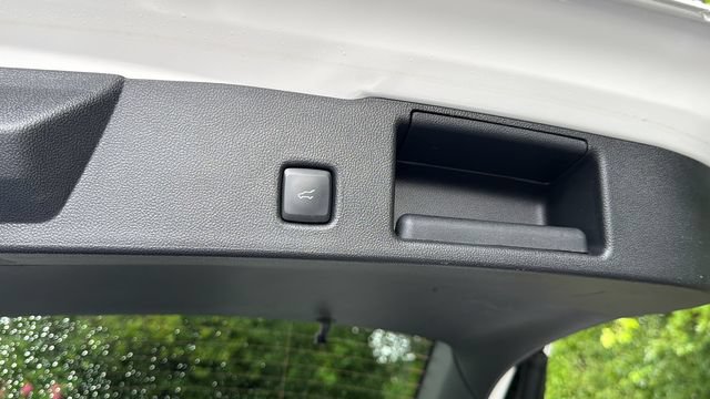 Certified 2024 Ford Escape Platinum AWD/4WD image 19