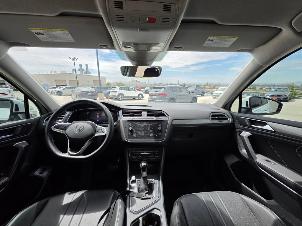 Used 2024 Volkswagen Tiguan SE FWD image 17