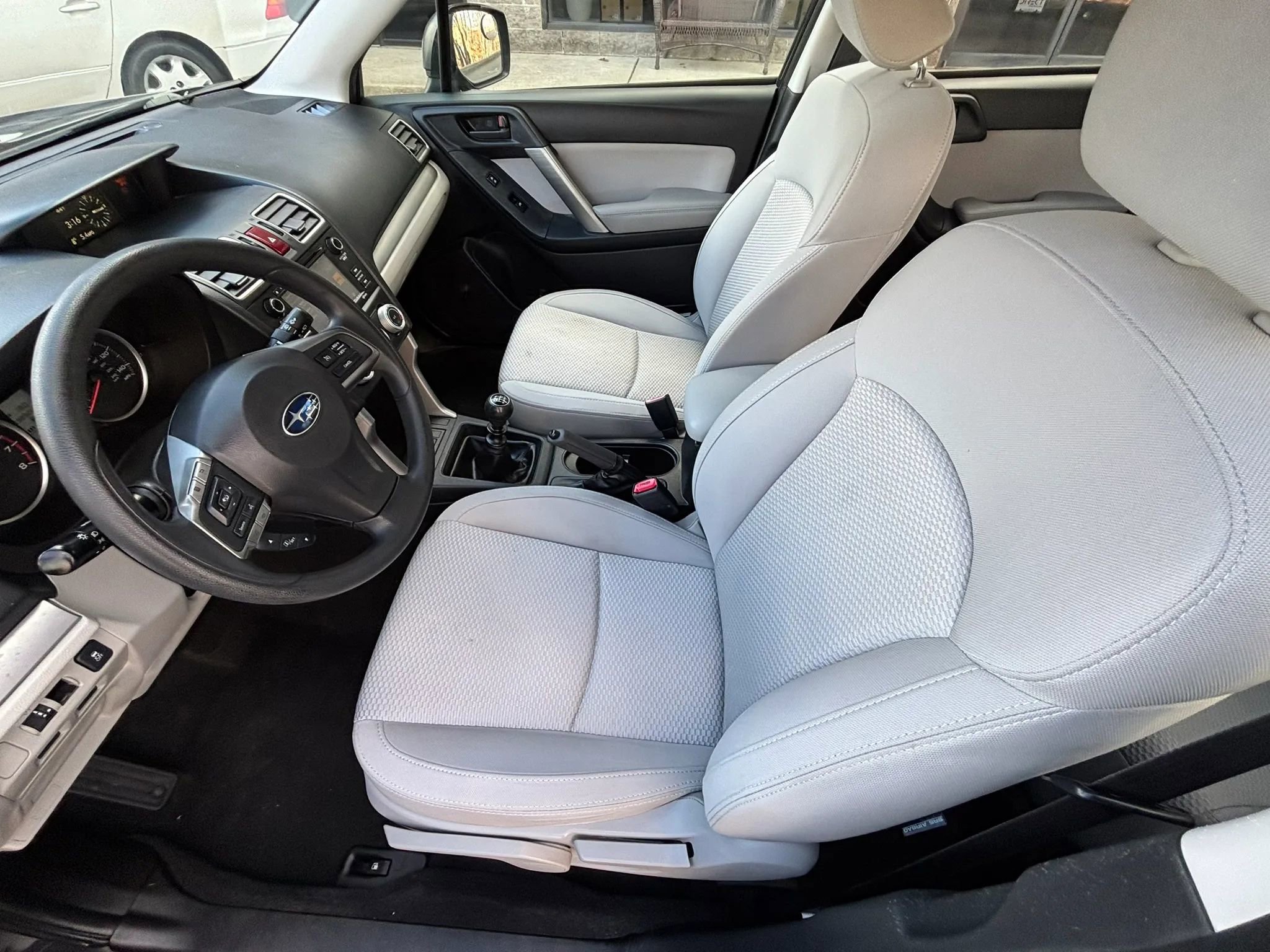 Used 2016 Subaru Forester 2.5i AWD/4WD image 17
