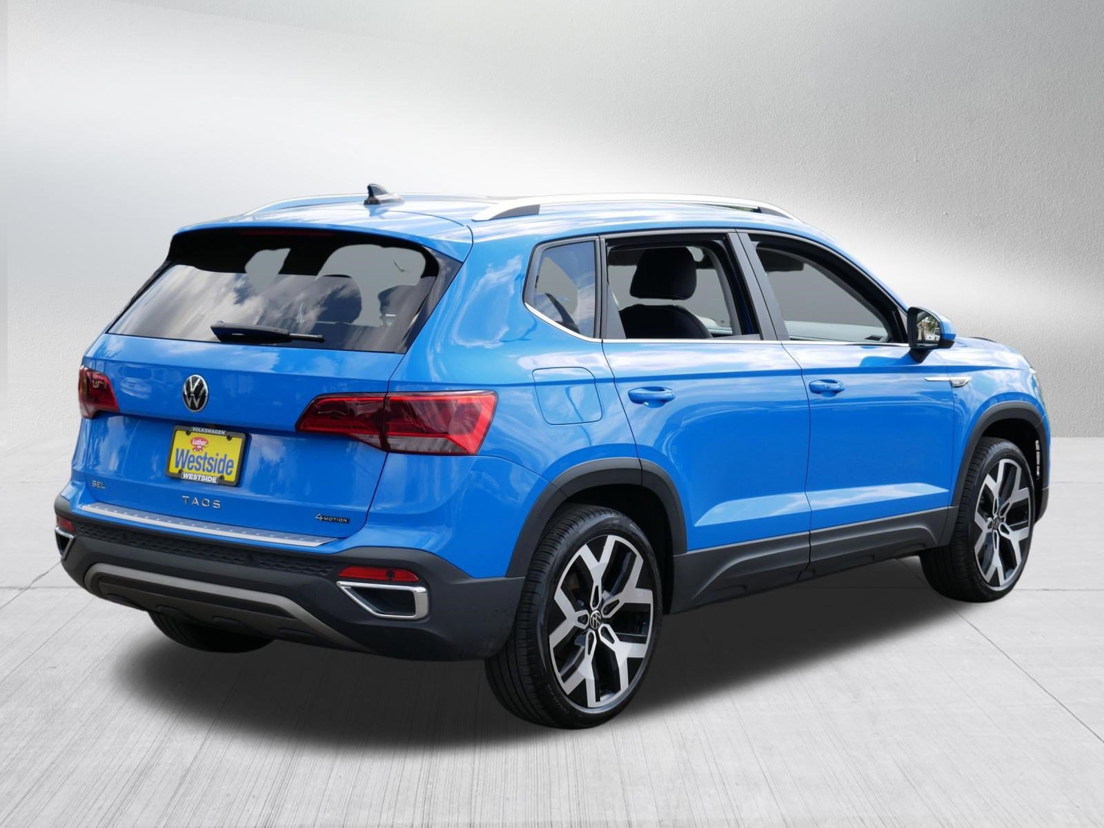 Certified 2022 Volkswagen Taos SEL w/ Panoramic Sunroof Package AWD/4WD image 8