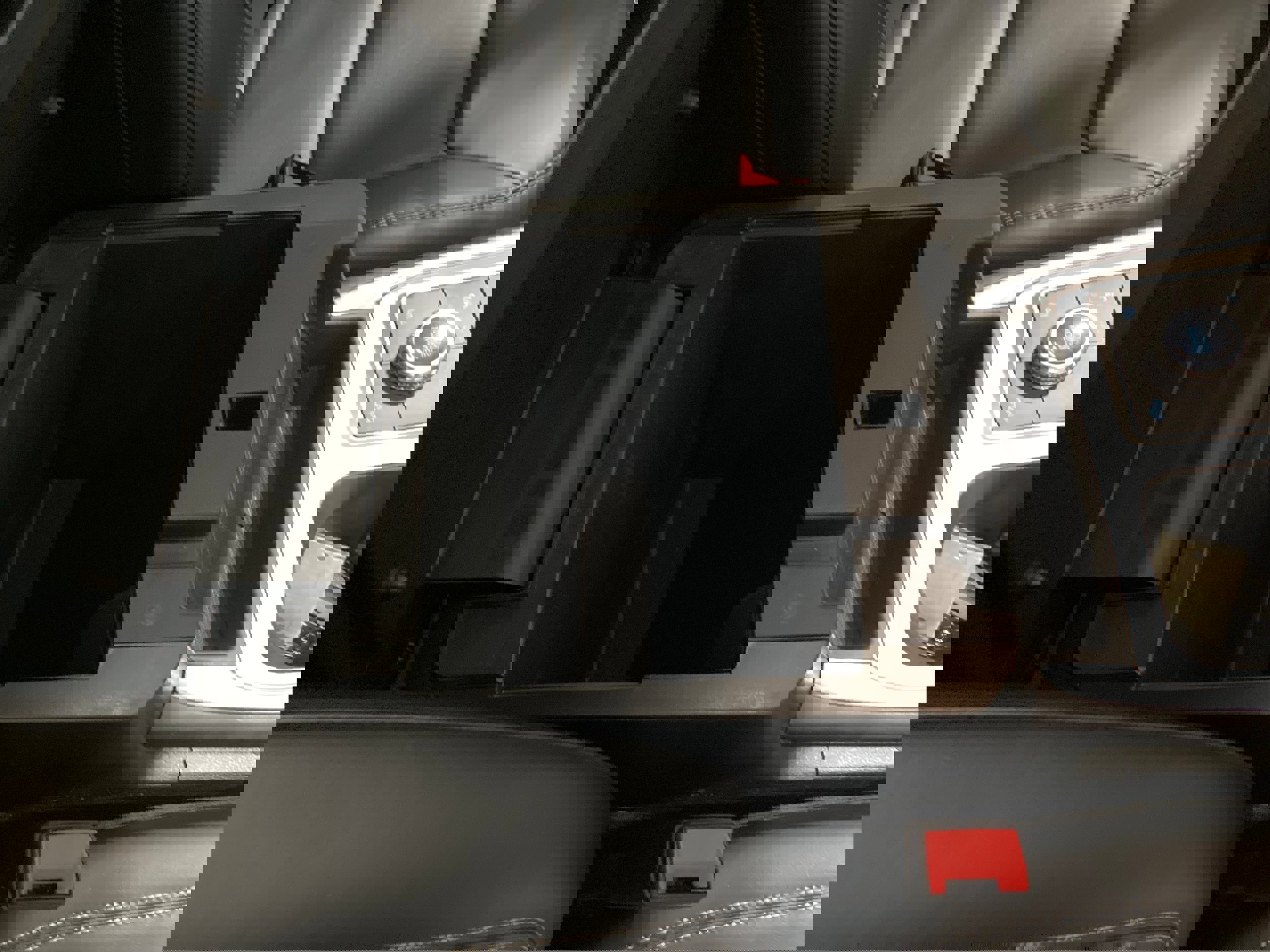 Used 2023 Ford Explorer XLT w/ Equipment Group 202A image 6