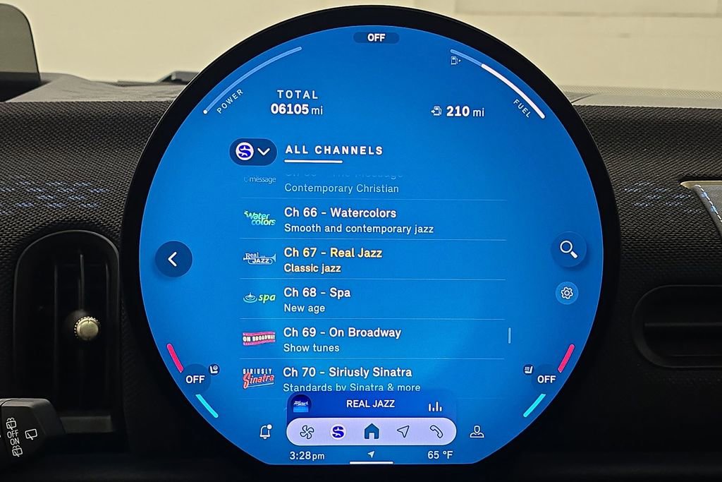 Certified 2025 MINI Cooper 2-Door Hardtop image 17