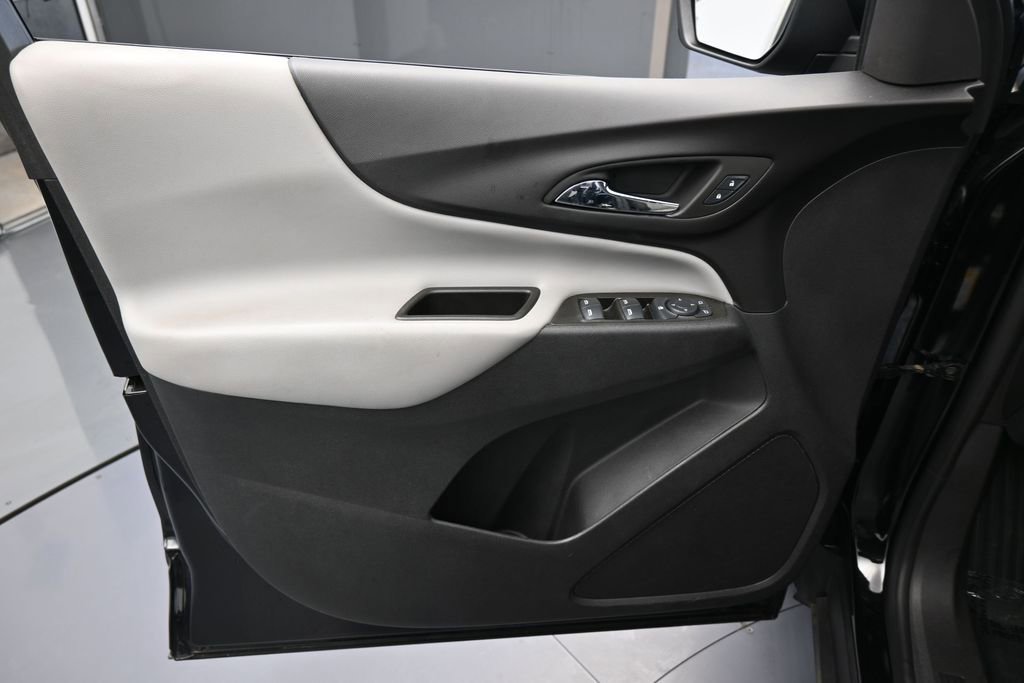 Used 2024 Chevrolet Equinox LS w/ Midnight Edition FWD image 12