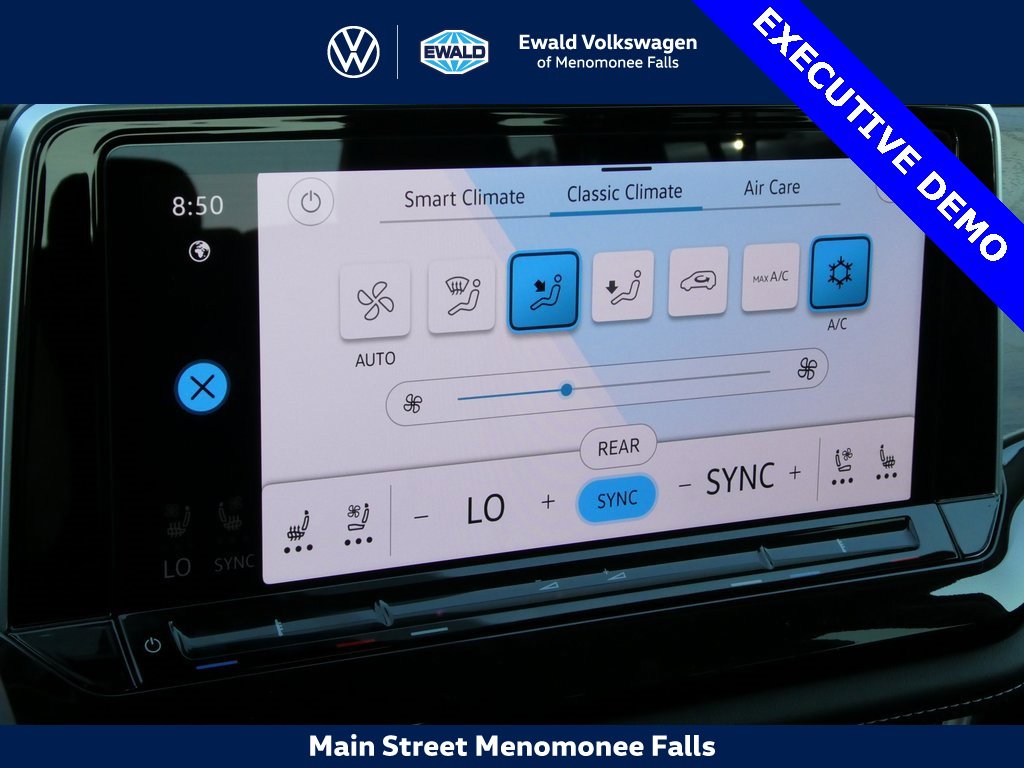 Certified 2025 Volkswagen Atlas SE image 8