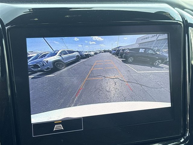 Certified 2023 Chevrolet Traverse LT FWD image 14