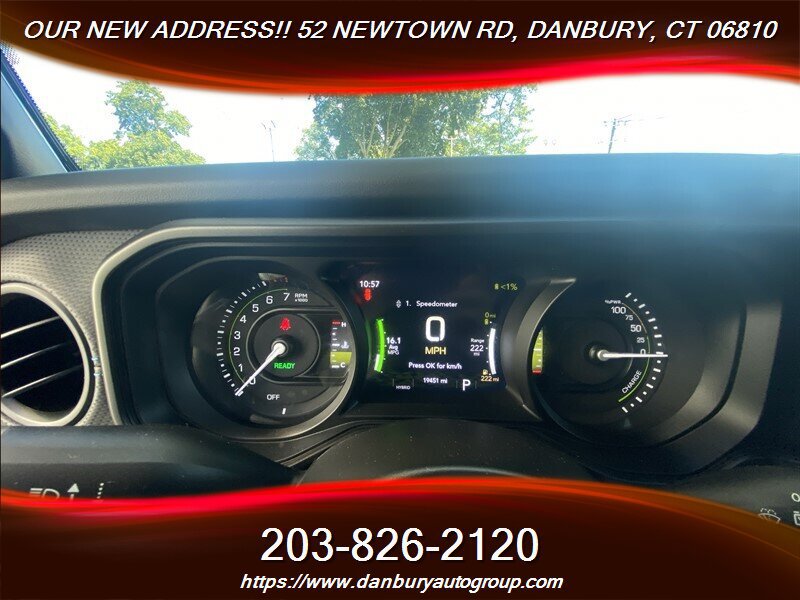 Used 2024 Jeep Wrangler Unlimited Rubicon 4xe w/ Technology Group AWD/4WD image 16