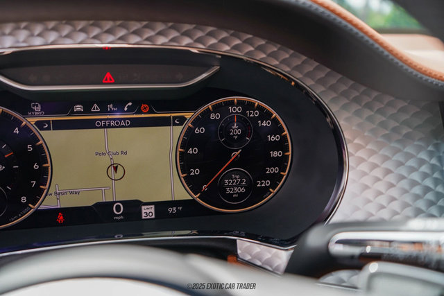 Used 2022 Bentley Flying Spur Plug-In Hybrid image 35